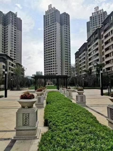 出售丹凤华庭洋房4室2厅2卫135㎡ ,单价7500一平,售价101.2万